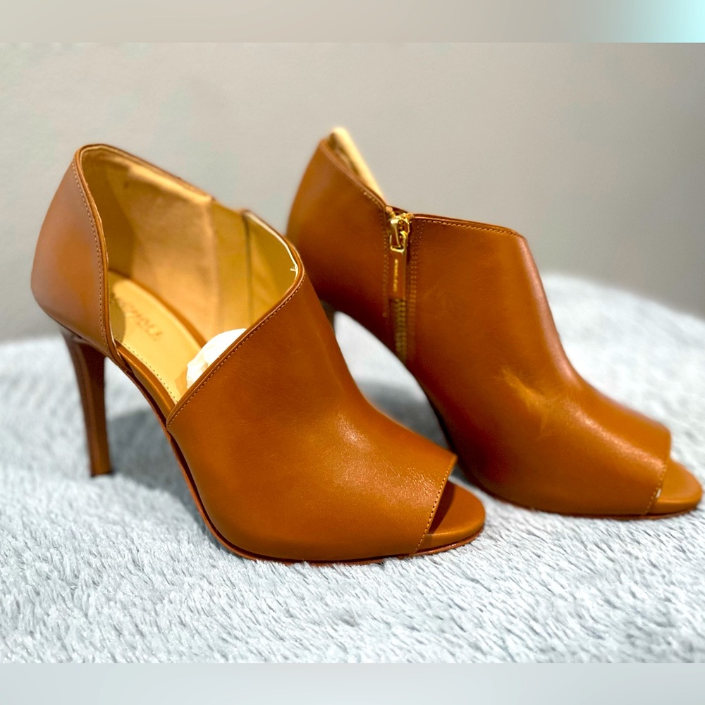 Never worn Michael KORS Heels, ankle opened toe booties.